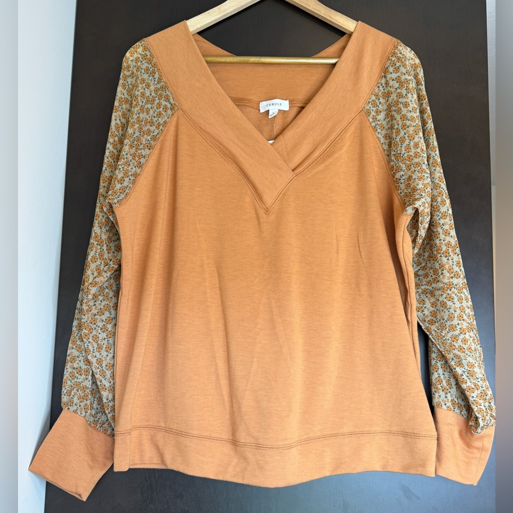 NWT CERULE Women's V-Neck Top with Floral Sleeves
